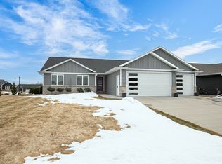 2701 W Fallen Oak Dr, Appleton, WI 54913