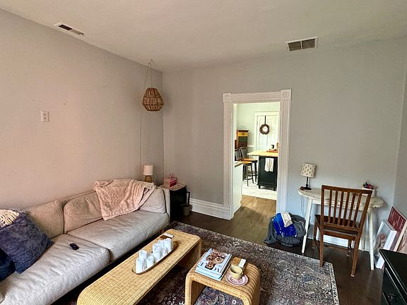 4th image of 2552 N Southport Ave APT 2R