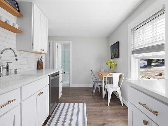 5th image of 259 Gibbs Ave #7