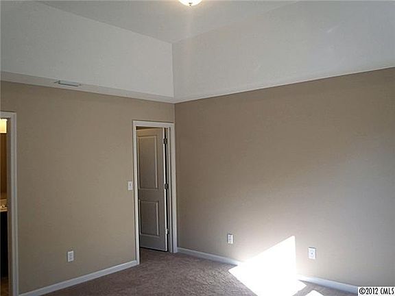 4th image of 728 Sherman Ct #111
