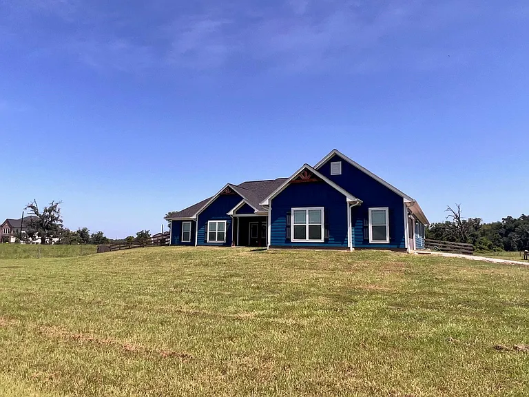 2502 Majestic Oaks Ct — Photo 1