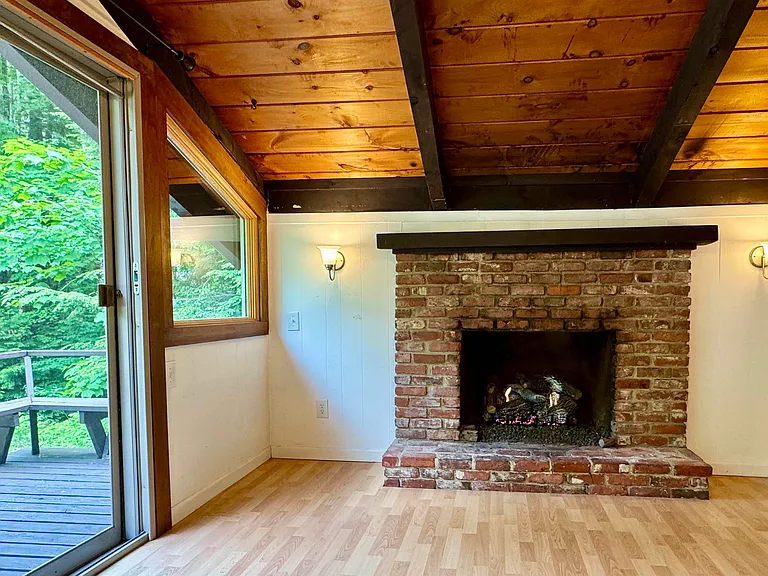 314 Old Bartlett Rd — Photo 5