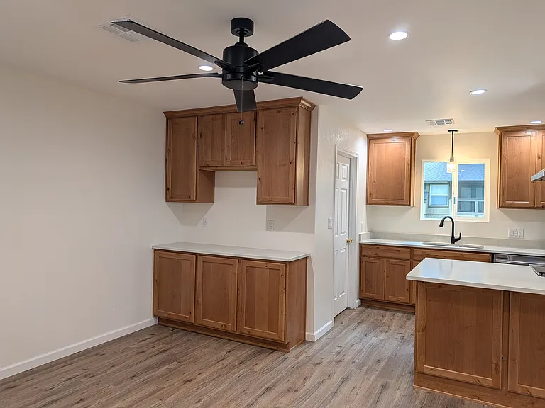 4350 N Country Club Dr — Photo 2