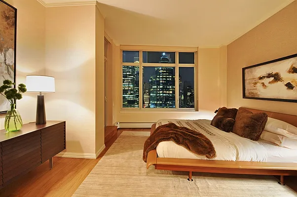 Sold by Corcoran | media 28