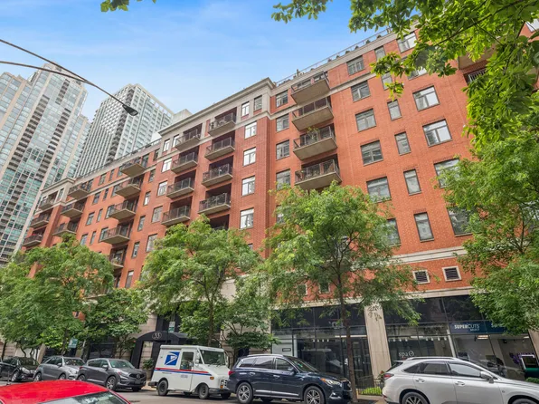 33 W Huron St APT 606, Chicago, IL 60654