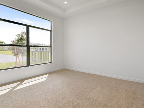 5th image of 15682 Merritt Drive