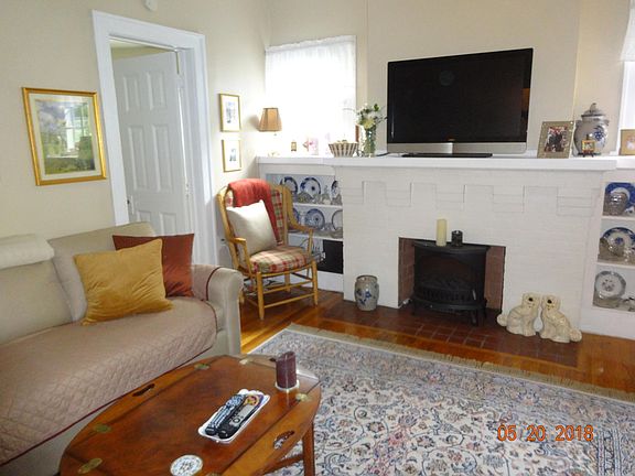 3rd image of 467 Norwood Ave #2F