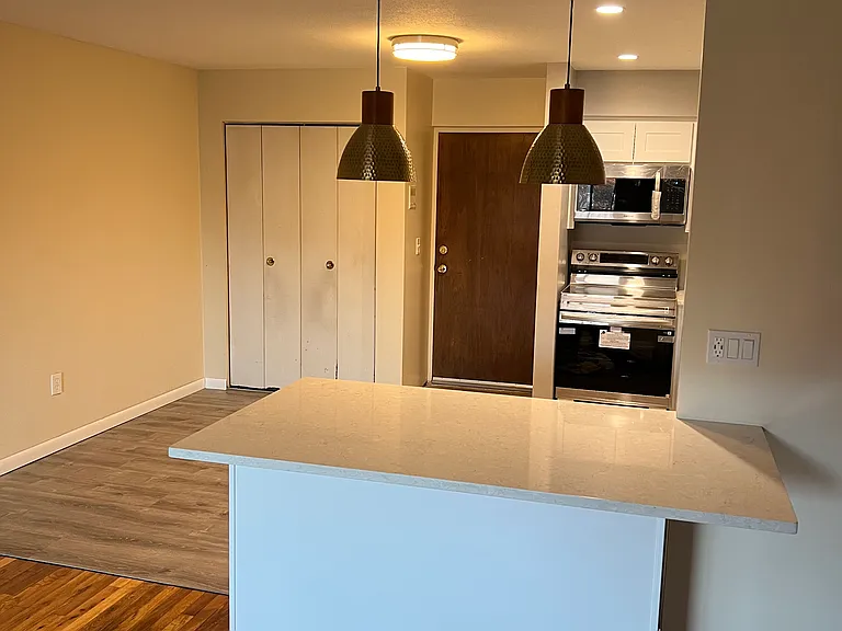 581 Crown St #53 — Photo 6