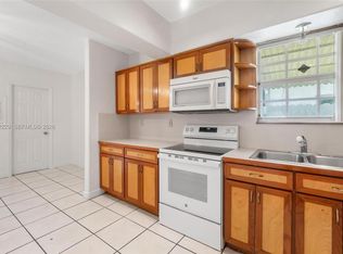 6240 SW 21st St, Hollywood, FL 33023