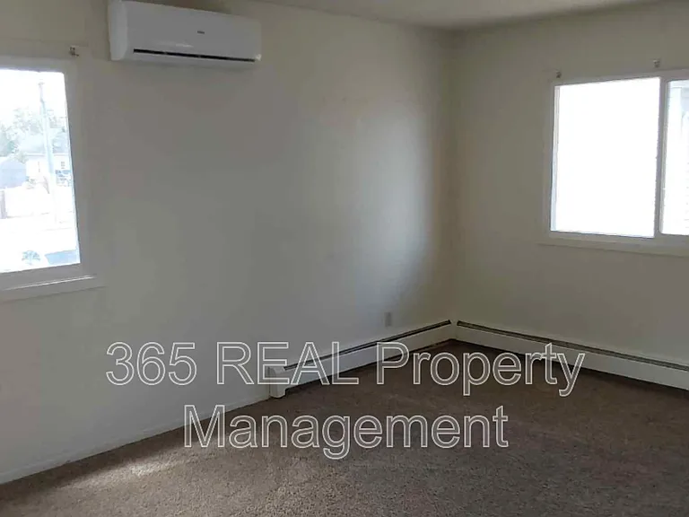 204 14th St #B — Photo 3
