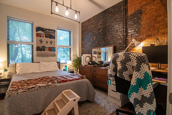 Rented by Compass | media 18