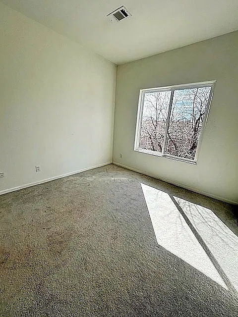 2 bed, 993 sqft, $895 — Photo 1