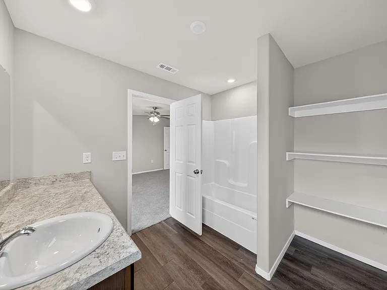 4405 Sackett Ave — Photo 21