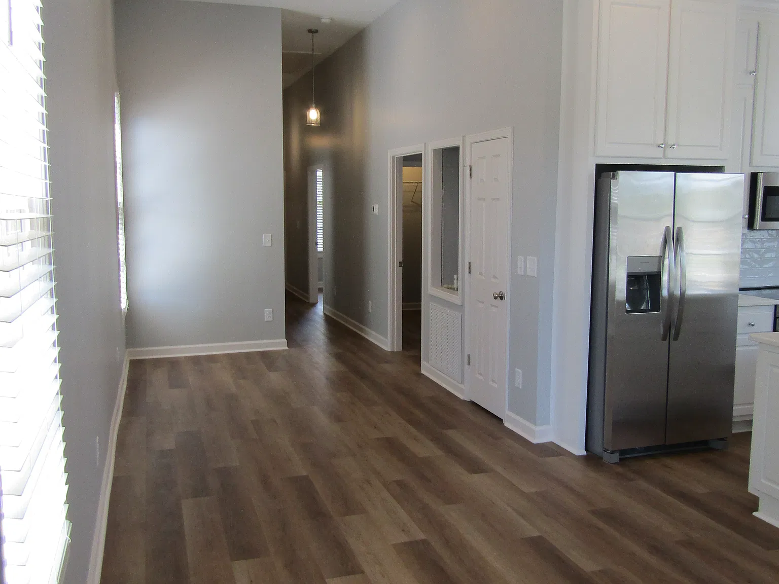 2 bed, 1000 sqft, $1,600 — Photo 3