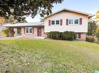 1305 Clairmont Dr, Weaver, AL 36277