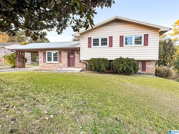 1305 Clairmont Dr, Weaver, AL 36277