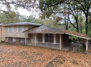 1909 Broken Arrow Dr, North Little Rock, AR 72118