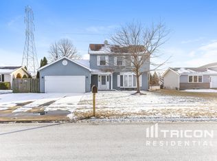 275 Cascade Dr, Crystal Lake, IL 60012