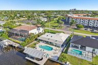 3rd St-S1608-055.jpg