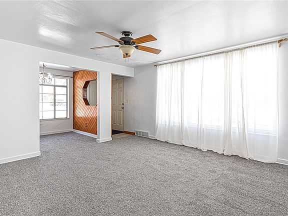 3rd image of 388 Collins Dr