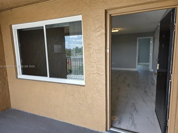 6575 W 4th Ave APT 507B, Hialeah, FL 33012