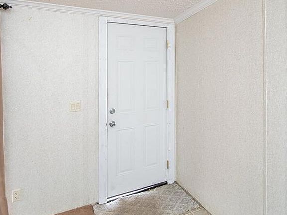 3rd image of 294 Bent Oak Dr