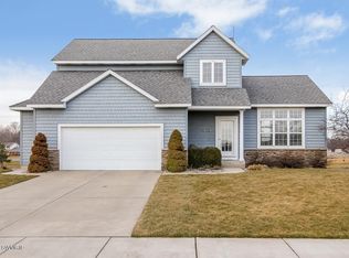 7683 Green Links Dr SE, Caledonia, MI 49316