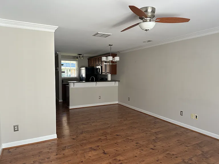 1344 Green Oaks Ln #M — Photo 9