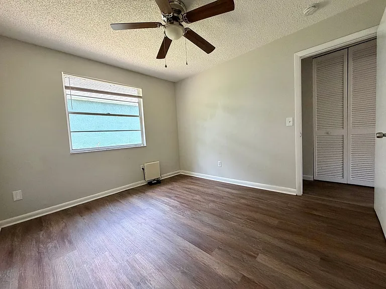 457 Kansas Ave — Photo 9
