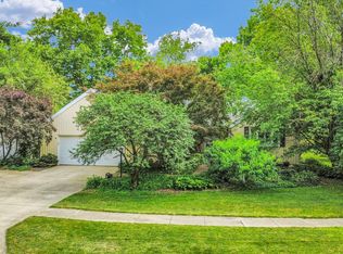 201 E Sherwin Cir, Urbana, IL