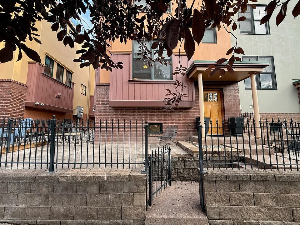 1020 Colorado Ave