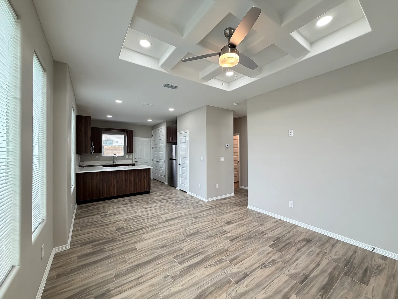 2 bed, 876 sqft, $1,100 — Photo 2