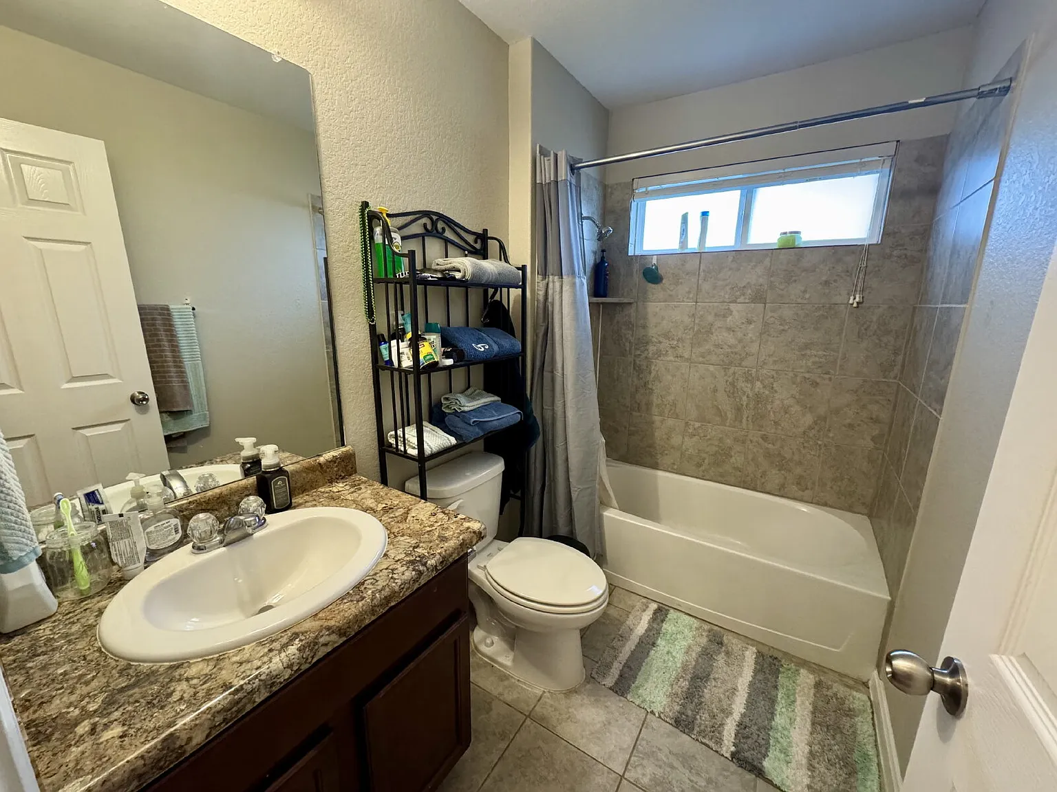 3 bed, 2.0 bath, 1453 sqft, $1,775 — Photo 4