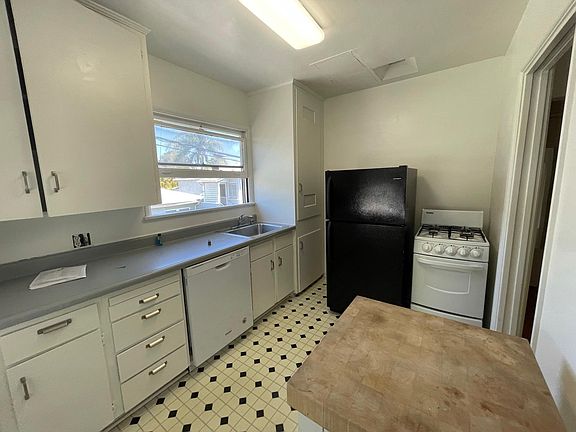 4th image of 2512 Montana Ave