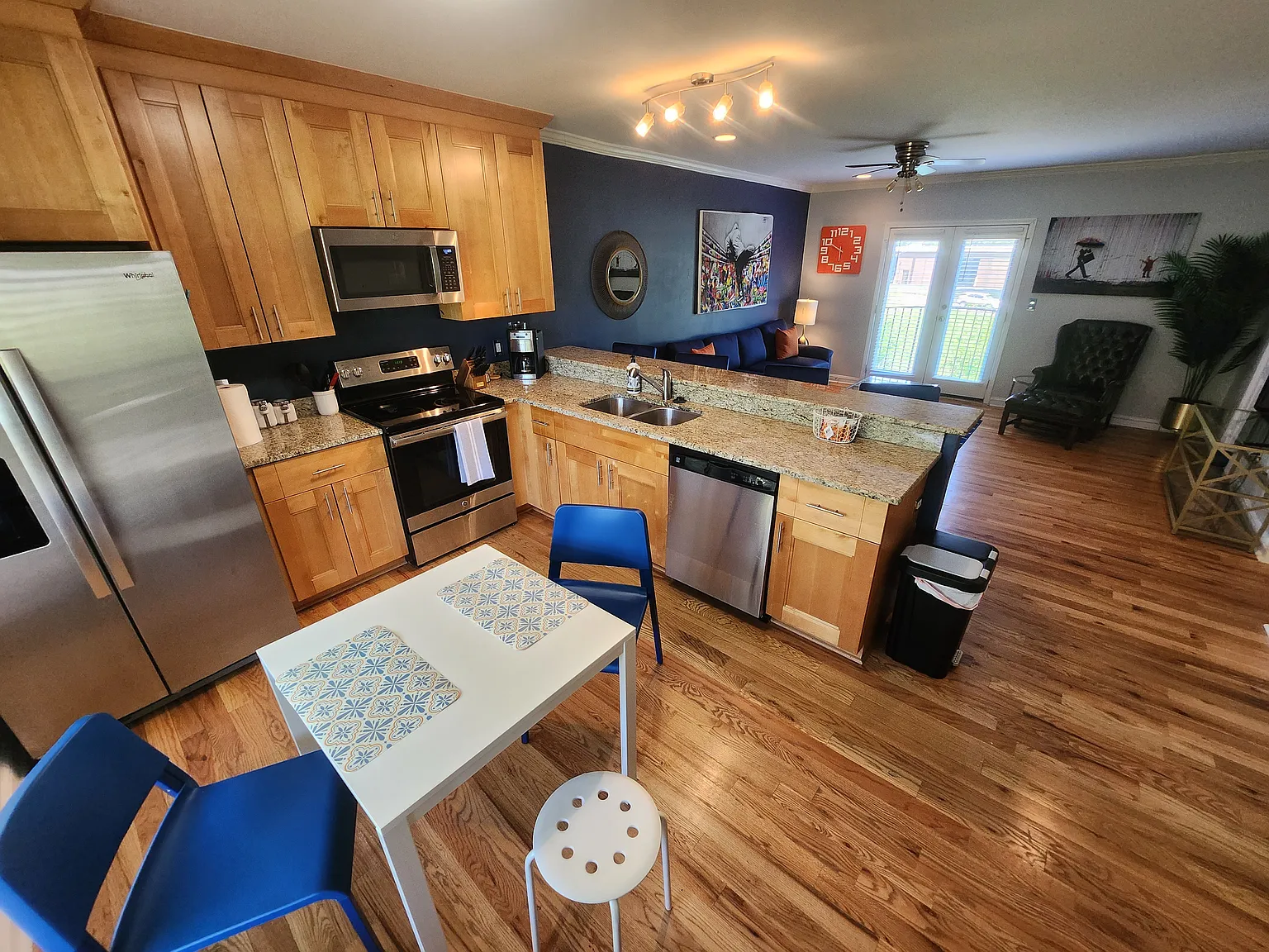 2 bed, 2.5 bath, 1480 sqft, $2,250 — Photo 1