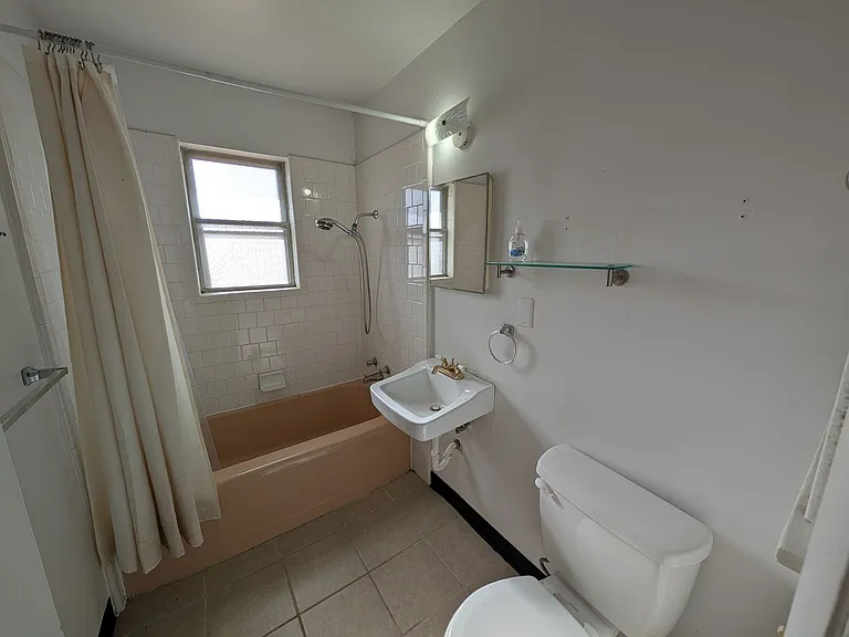 1010 E Main St — Photo 6