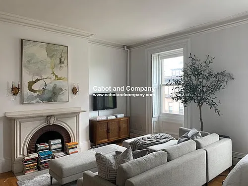 115 Beacon St Photo 1