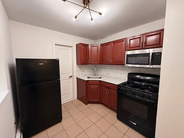 168 Clinton Ave #B1E — Photo 1