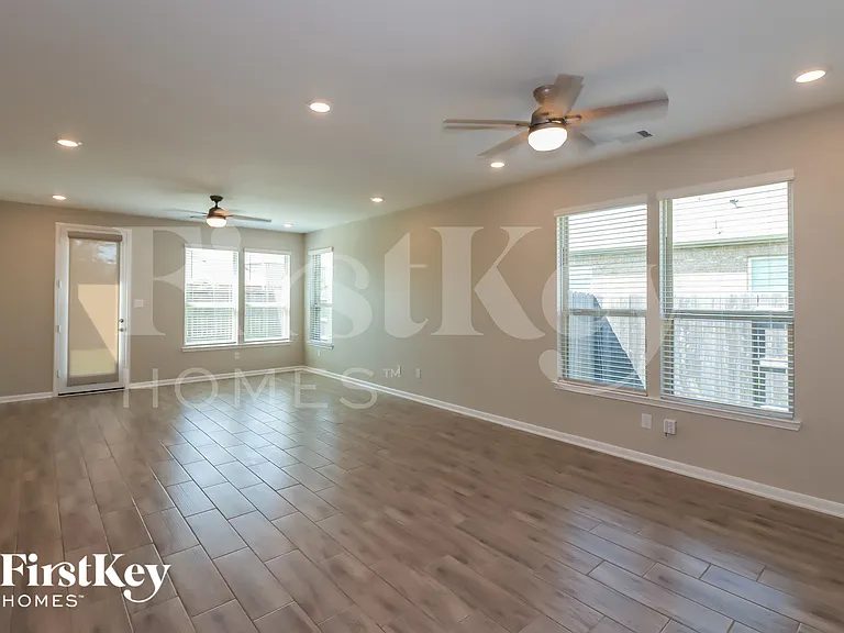 22235 Davenport Downs Ln — Photo 3