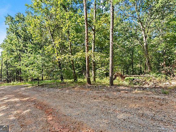 5th image of 375 Mountain Crest Dr