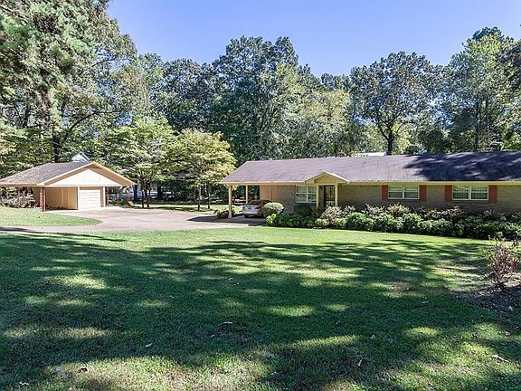 2nd image of 628 Park Dr