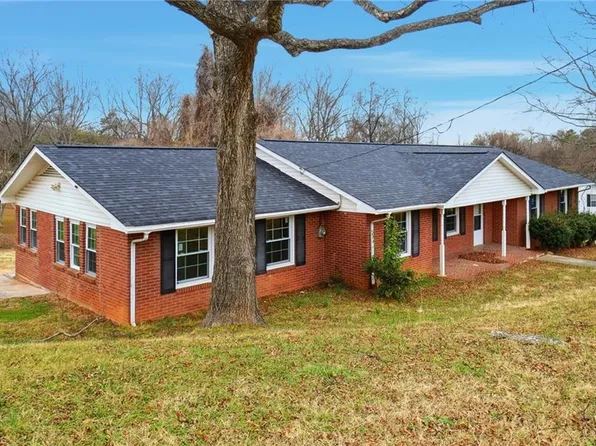 25 American Ave NE, Concord, NC 28025