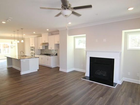 4th image of 2625 Blakburn Ct #35