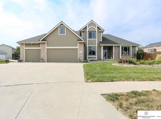 7012 S 161st Cir, Omaha, NE 68136