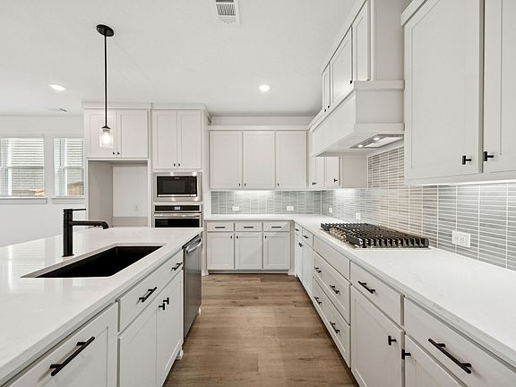 7th image of this home