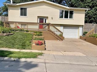1602 N Pioneer St, Davenport, IA 52804
