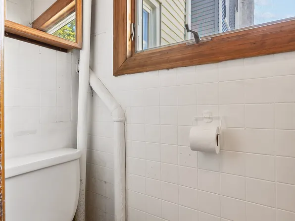 2229 East 38th Street image 18 of 33