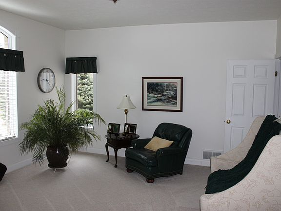 2nd image of 635 White Pine Dr