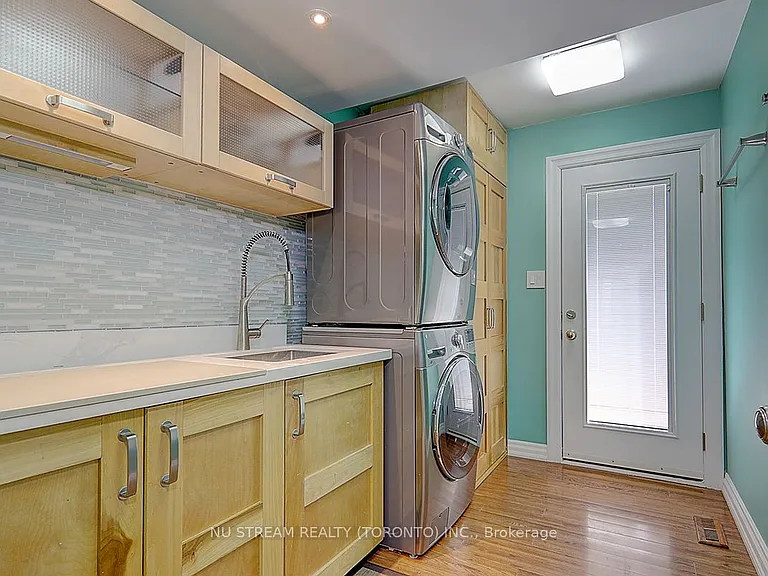 47 Hemingway Cres — Photo 6