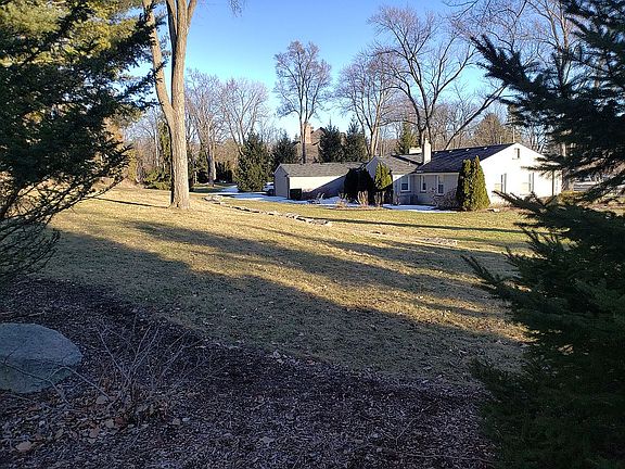 2nd image of 4896 Loch Lomond Dr